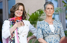 Jamie Lee Curtis and Sigourney Weaver in 