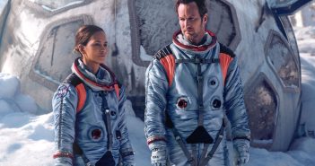 Patrick Wilson and Halle Berry in "Moonfall"