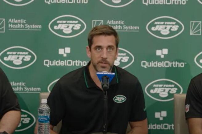 Aaron Rodgers with the Jets