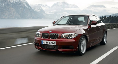 2012 BMW 128i Coupe front angle view