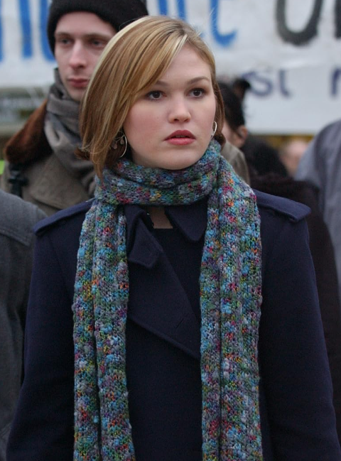 Julia Stiles as Nicky in The Bourne Supremacy