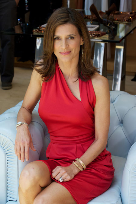 More Perrey Reeves in Entourage