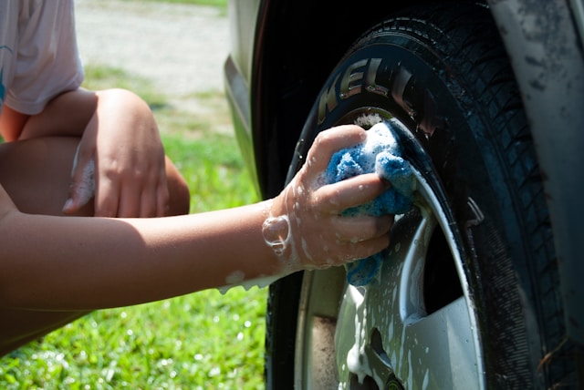 washing car tires