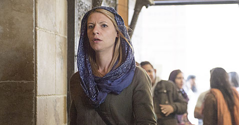 homeland 2014 power rankings claire danes as Carrie Mathison walking with head scarf