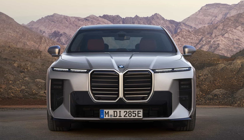 2027 bmw 7 series front grille view