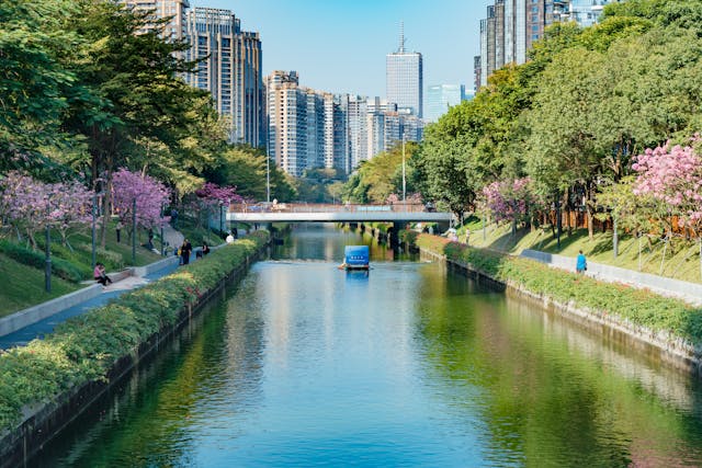 canal by city