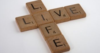 scrabble letter spelling life live